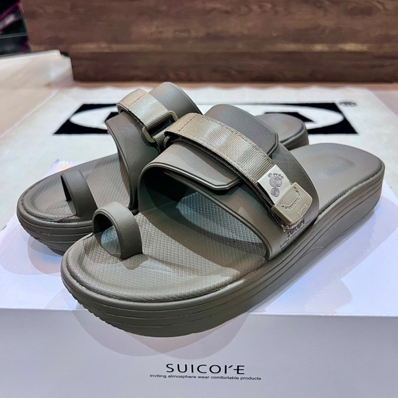 Suicoke Toe Strap UTA Urich Rubber Sandals - Khaki Olive Green - Picture 1 of 10